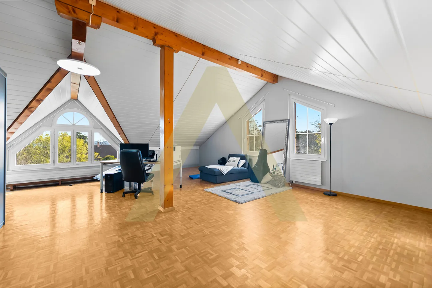 Eine Villa mit außergewöhnlichen Volumen, nur wenige Schritte vom Strand entfernt - Foto 11 von 11