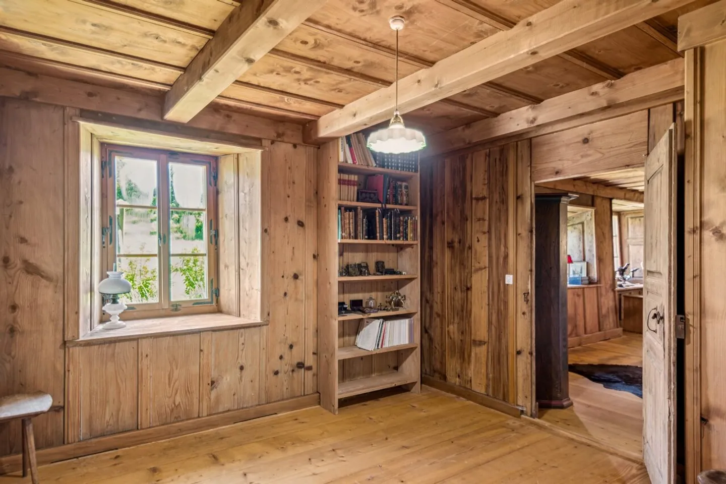 Magnificent renovated farmhouse. Entered into the history of watchmaking - Photo 11 of 31