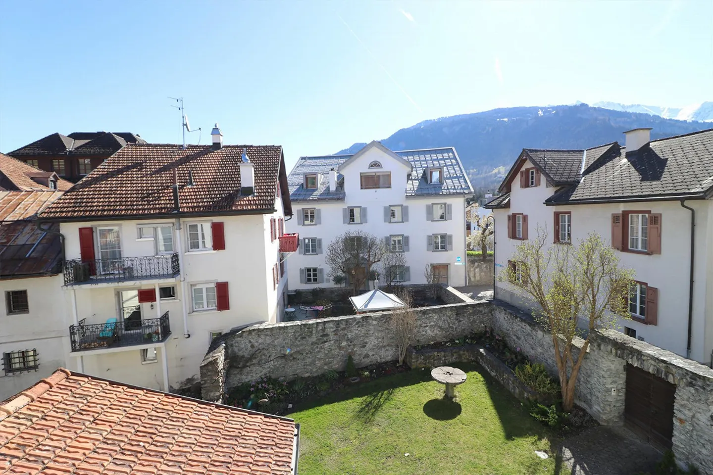 Large apartment in the old town with new kitchen and bathroom - Photo 2 of 19