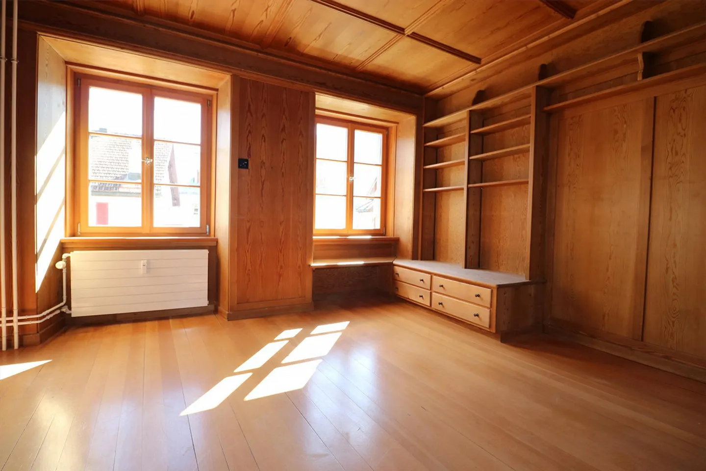 Large apartment in the old town with new kitchen and bathroom - Photo 3 of 19