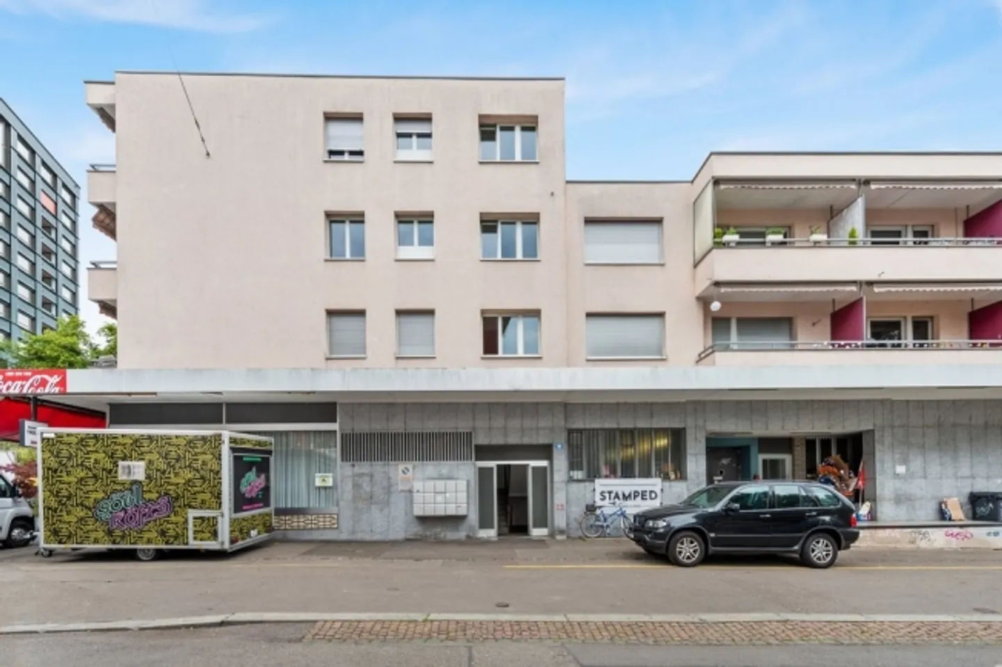 Offrez-vous et à votre voiture une place de parking - Photo 2 sur 2