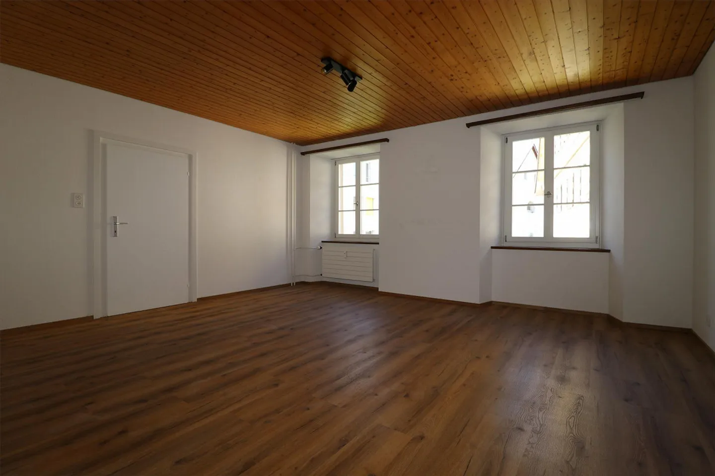 Large apartment in the old town with new kitchen and bathroom - Photo 7 of 19