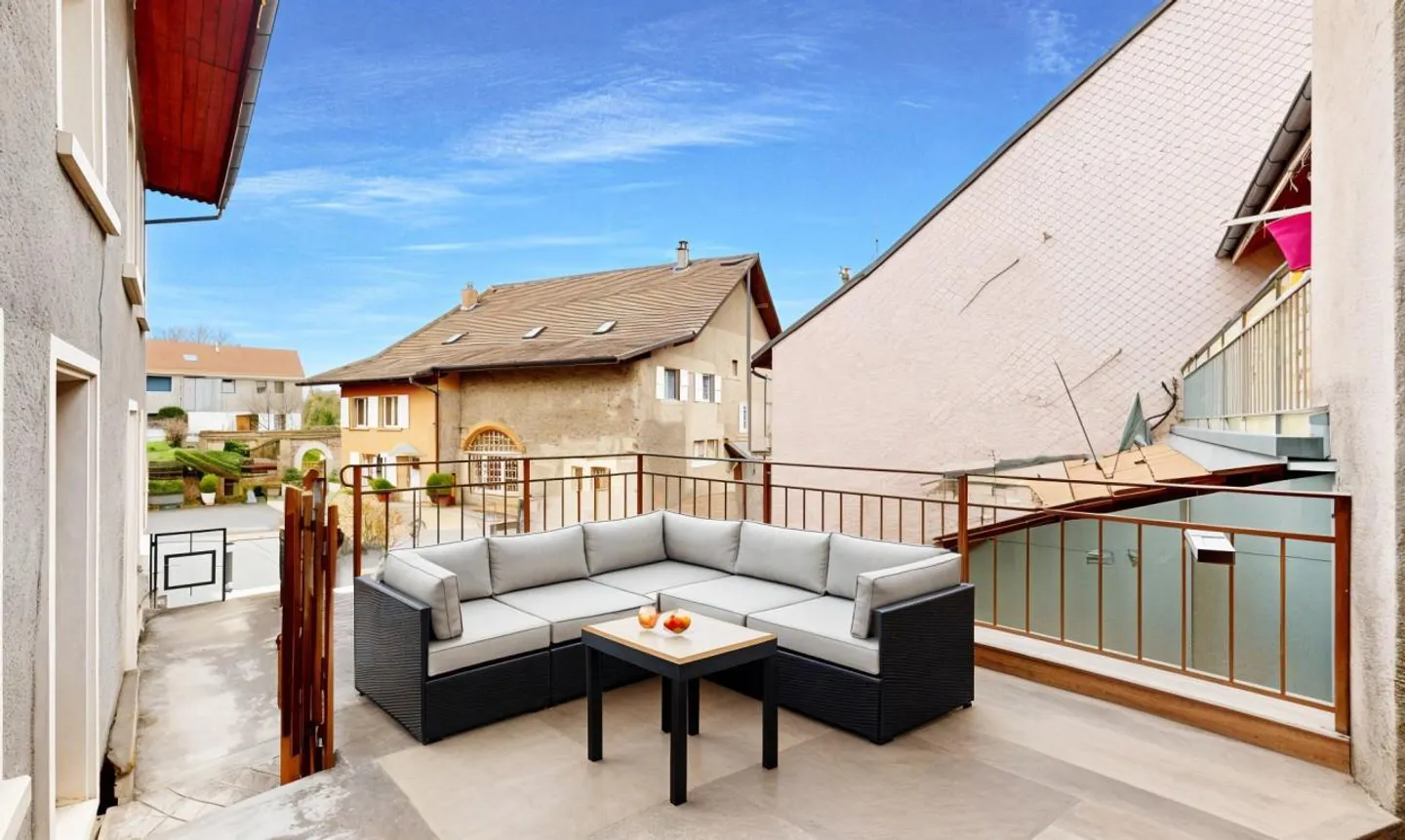 Great potential for development with generous volumes - Photo 4 of 13