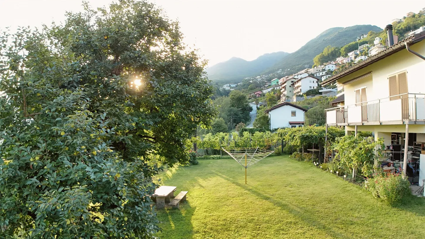Une opportunité unique : maison bifamiliale avec potentiel de construction,... - Photo 3 sur 13