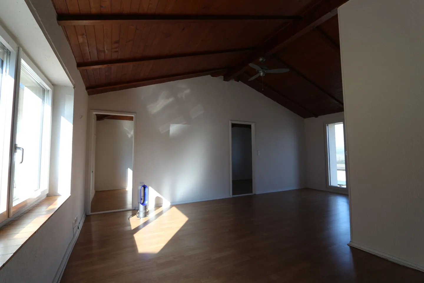 Charmantes Bungalow mit Garten - Foto 2 von 13