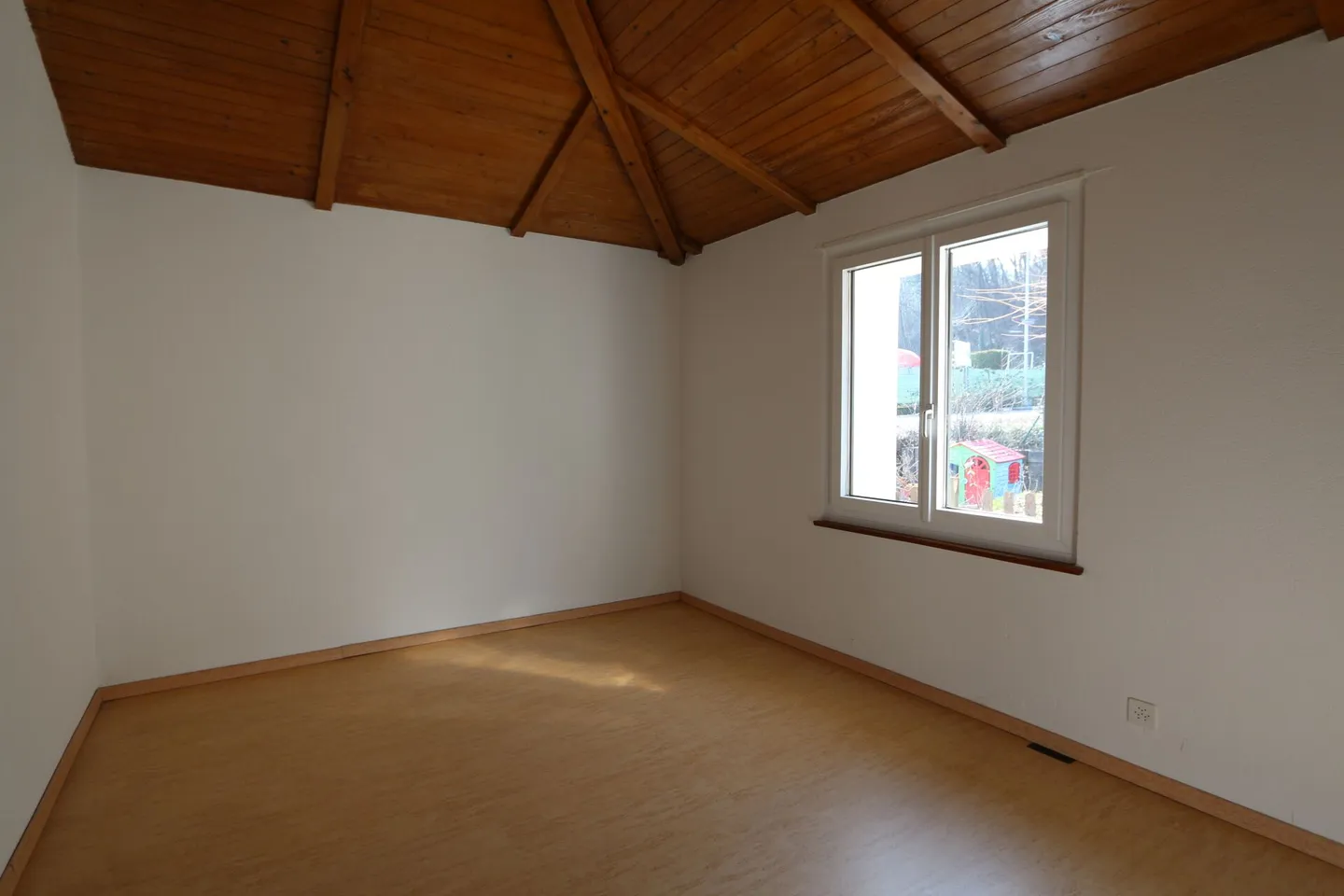 Charmantes Bungalow mit Garten - Foto 7 von 13