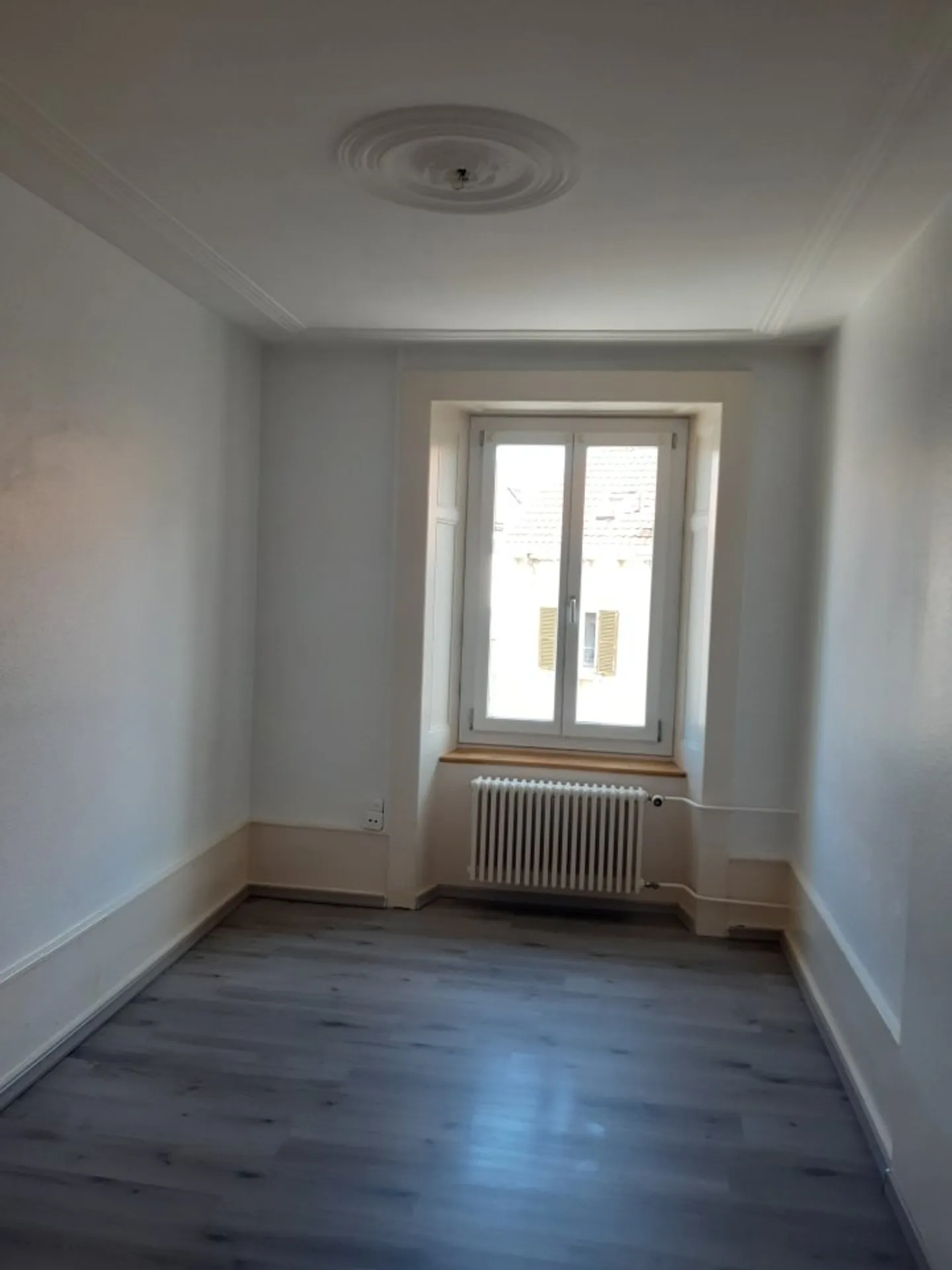 05704 - 2-room apartment - Rue de Bel-Air 14 - La Chaux-de-Fonds - Photo 2 of 3