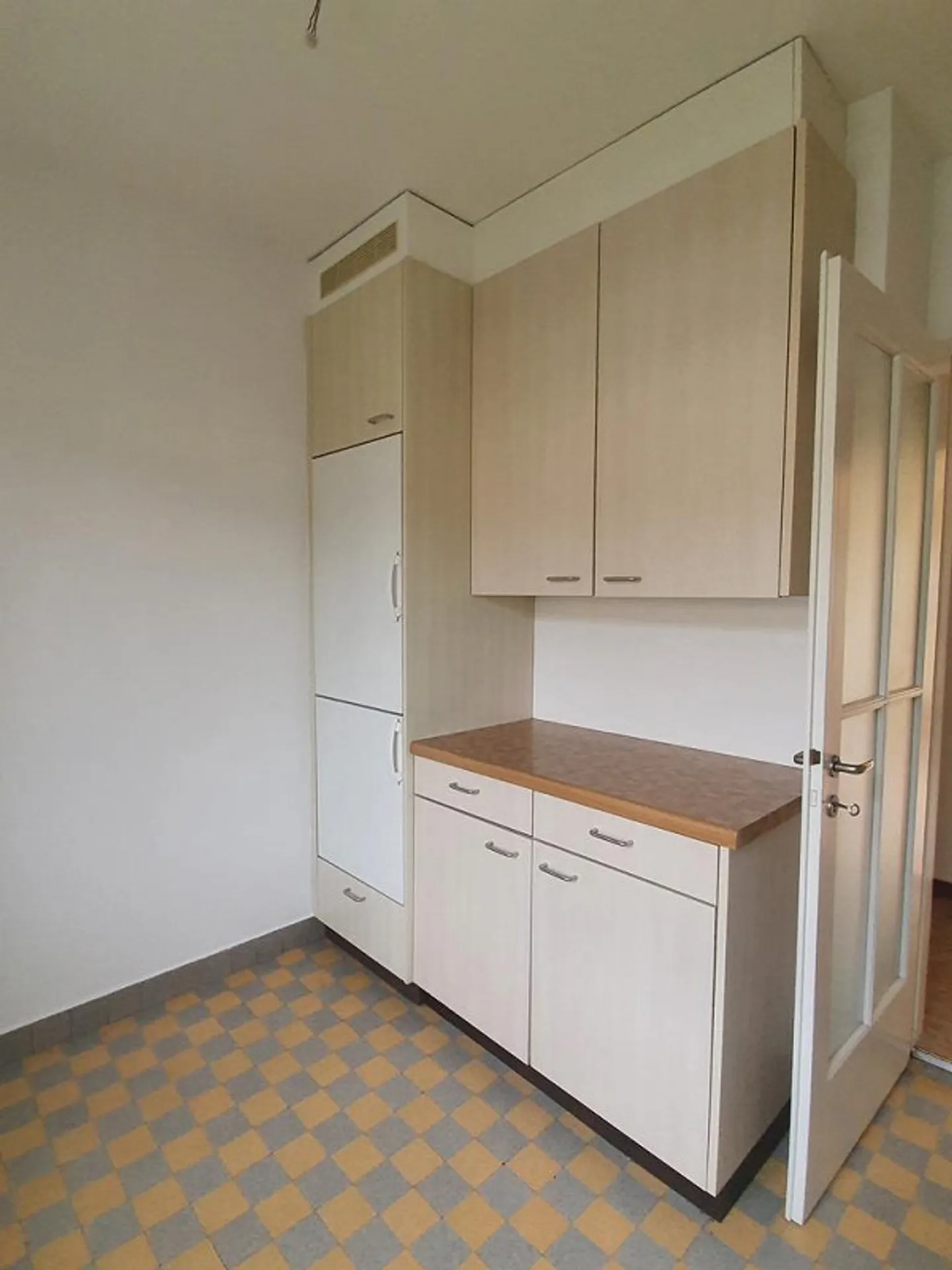 Appartamento cooperativo di 3 stanze - limitato - Foto 2 di 7