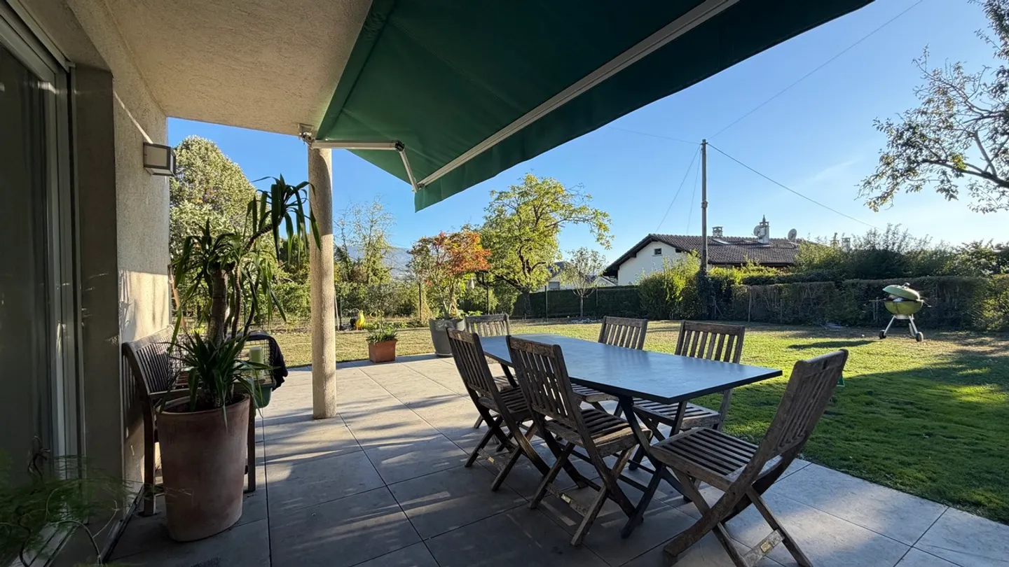 Friedliche Familienvilla mit Garten - Foto 6 von 12