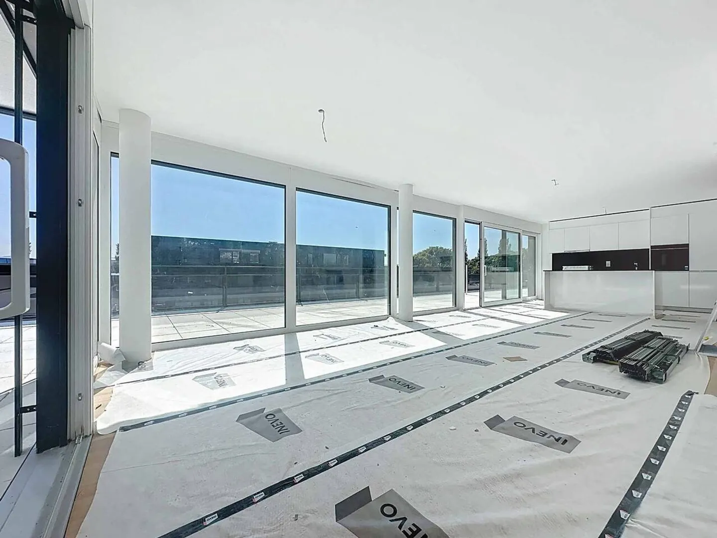 Nouvelle promotion : attique de 4.5 pièces avec rooftop terrasse - Photo 3 sur 13