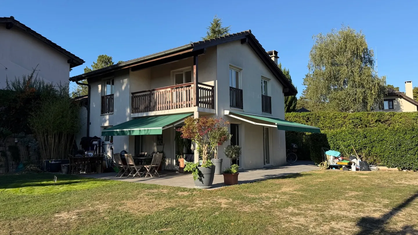 Friedliche Familienvilla mit Garten - Foto 11 von 12