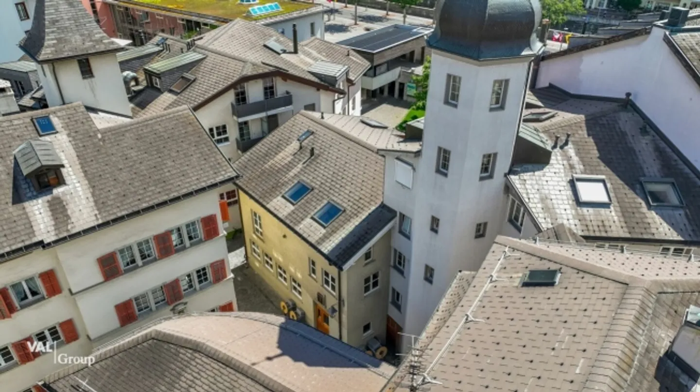 Studio attrayant, meublé avec un flair urbain et un emplacement central optimal - Photo 2 sur 15