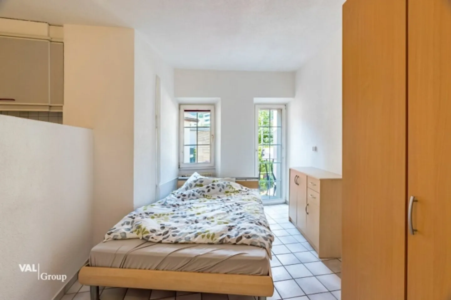 Studio attrayant, meublé avec un flair urbain et un emplacement central optimal - Photo 7 sur 15