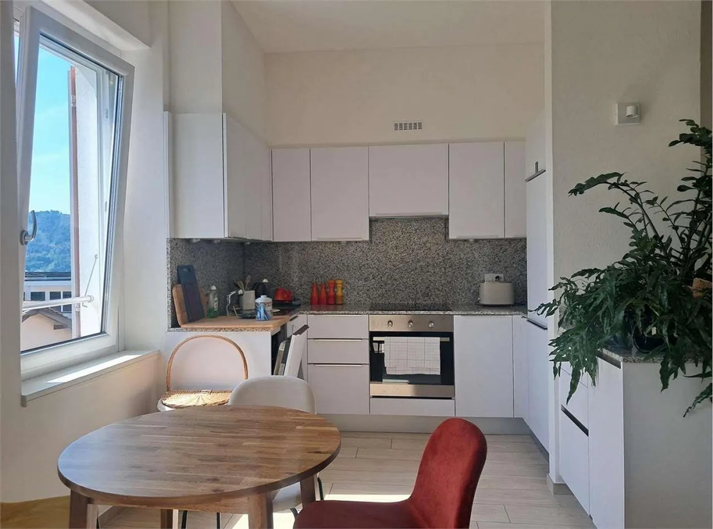 Appartamento ristrutturato con vista aperta - Foto 2 di 7