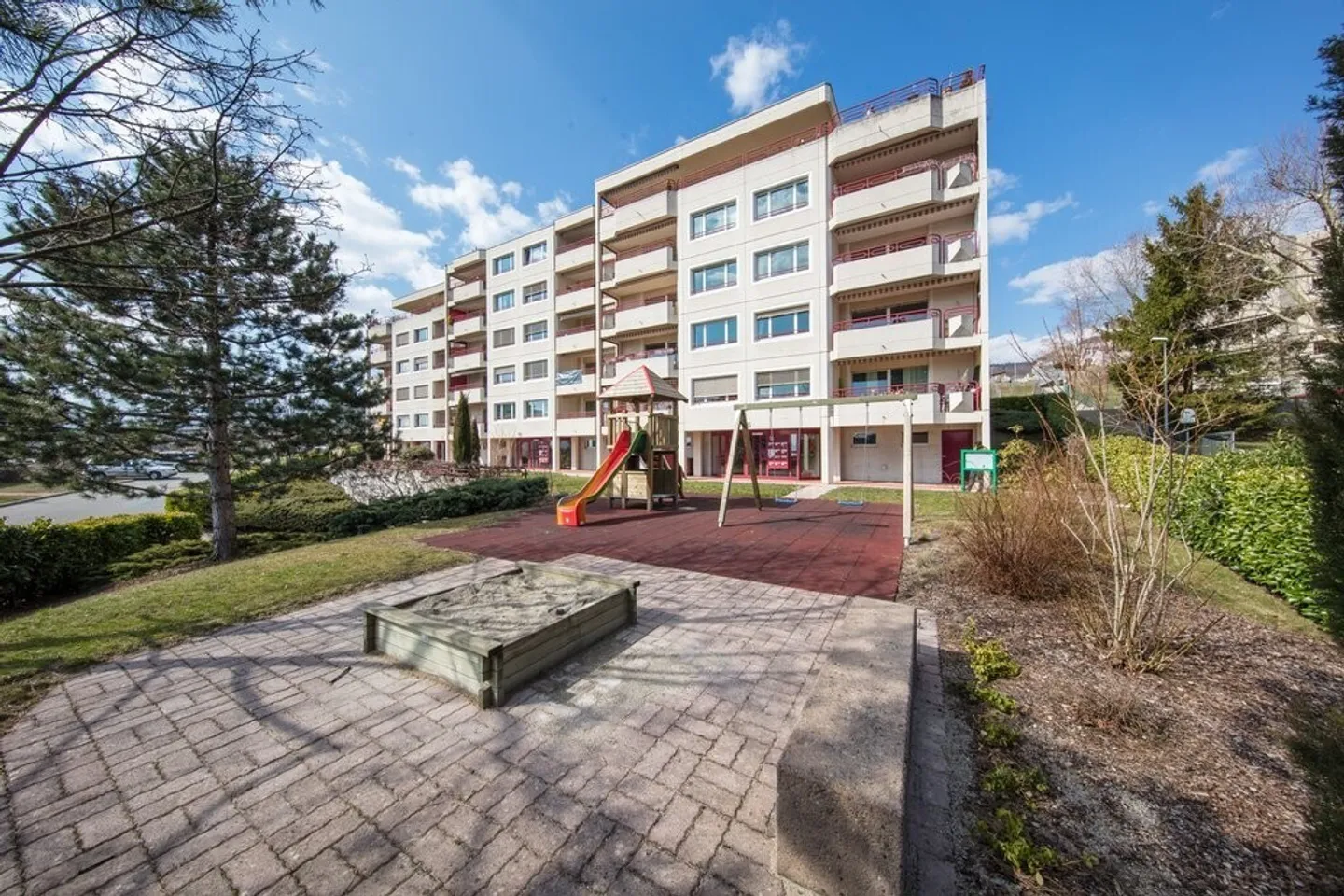 Charmante Wohnung mit Seeblick - Foto 2 von 9