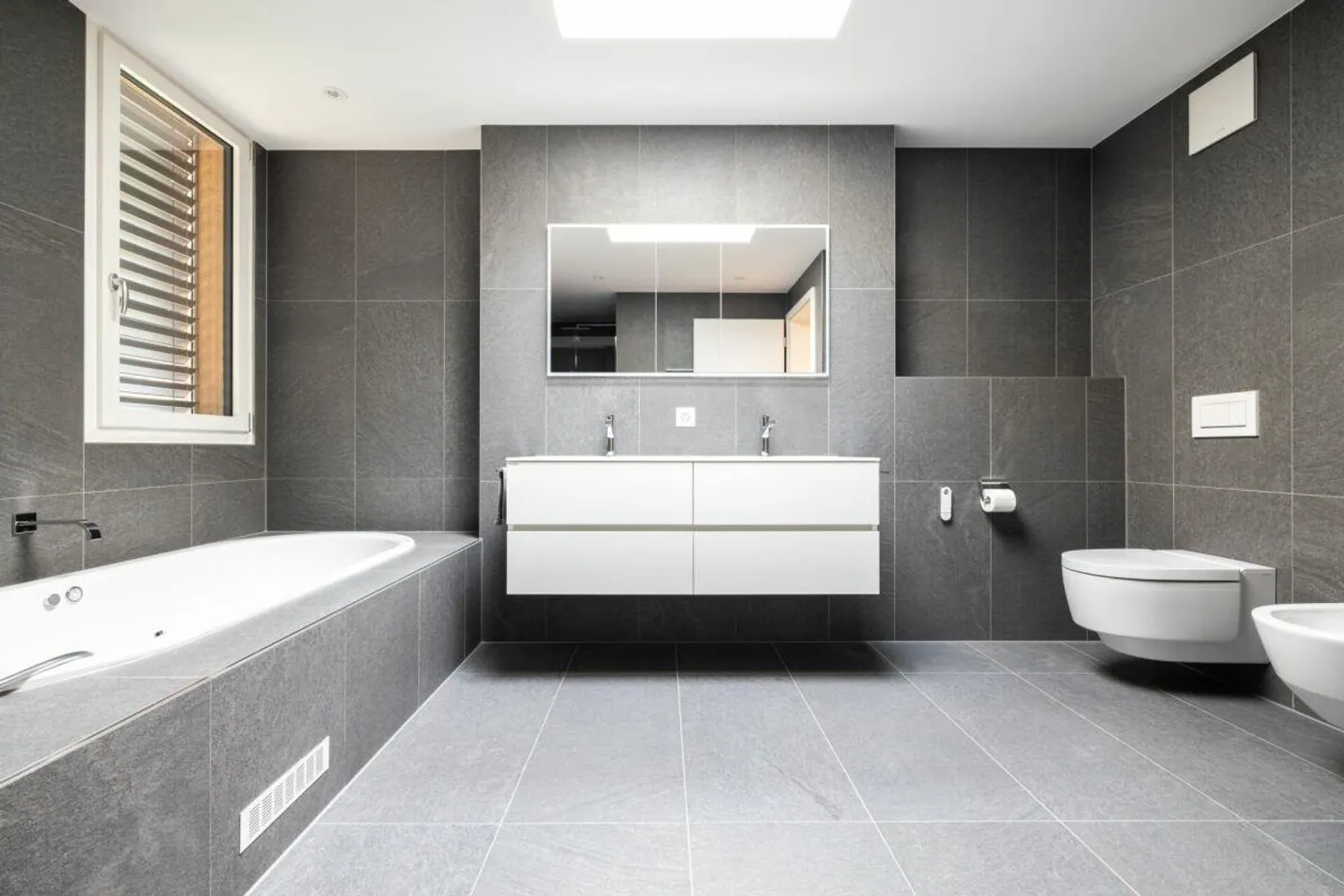 Appartement penthouse exclusif dans un emplacement privilégié avec vue imprenable sur la montagne et le lac... - Photo 8 sur 13