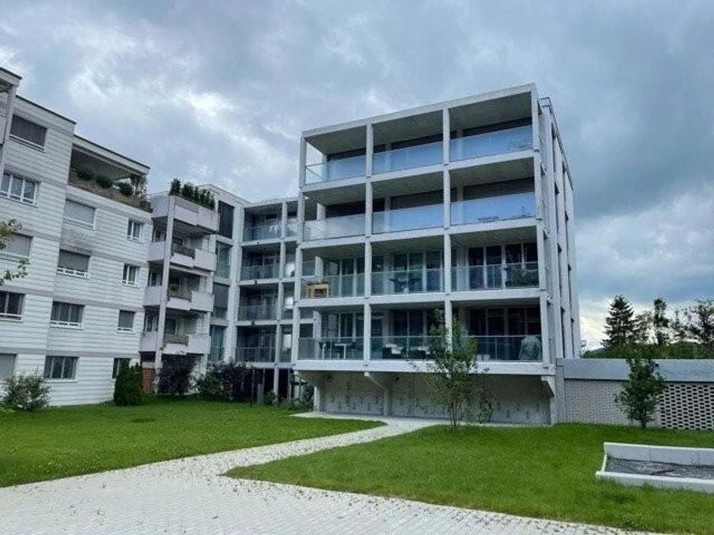 Ici attend votre maison - Photo 2 sur 11