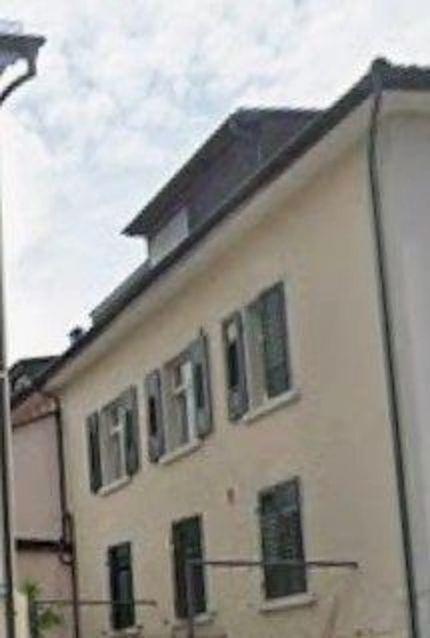 Commercial property with apartment and single rooms - Photo 9 of 13