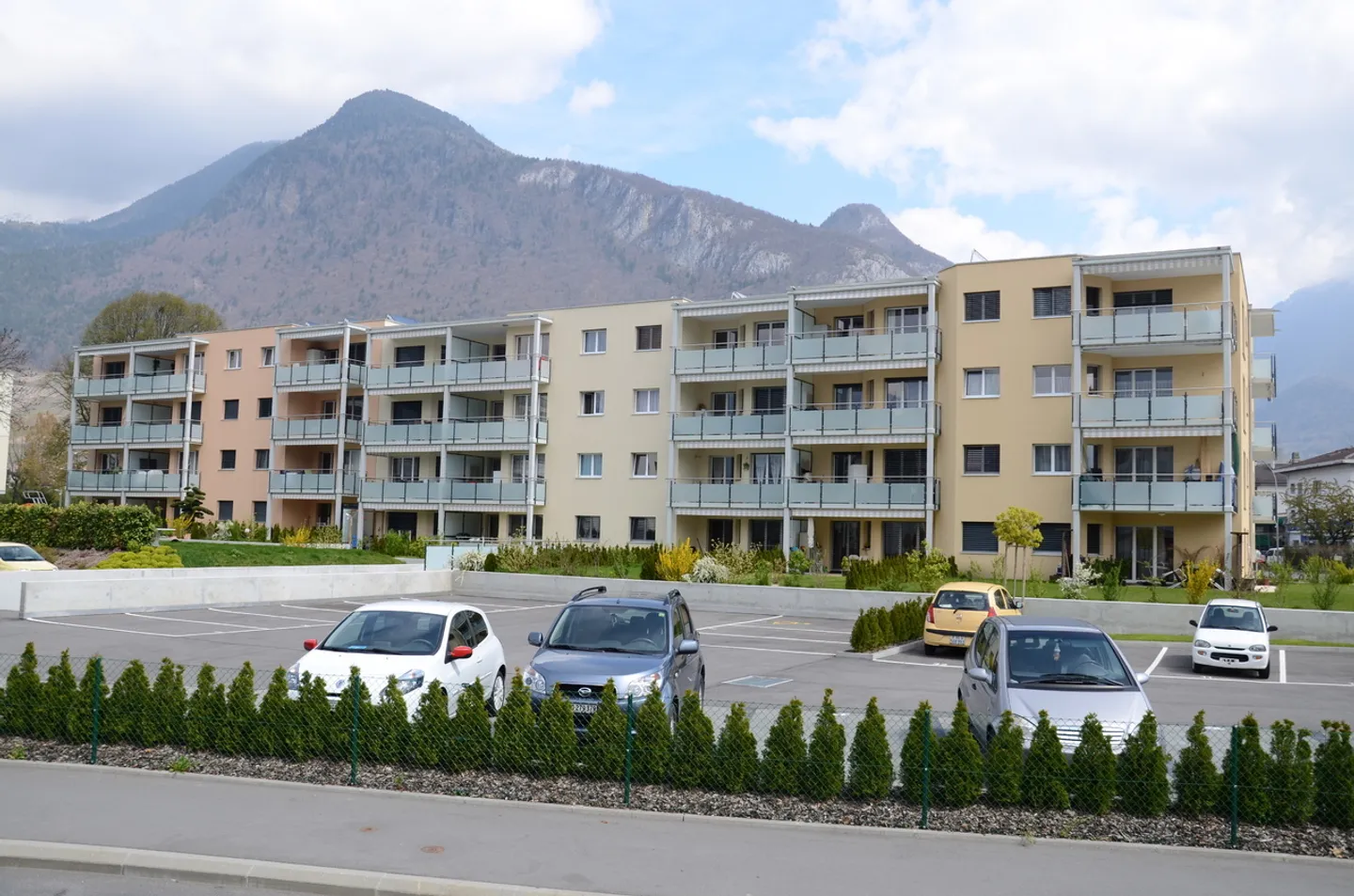 Parcheggio esterno ad Aigle - Foto 1 di 2