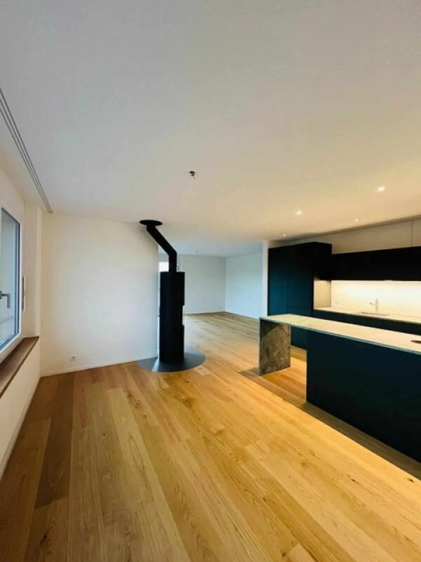 Exklusive 4.5 Zimmer Neubauwohnung - Foto 3 von 14