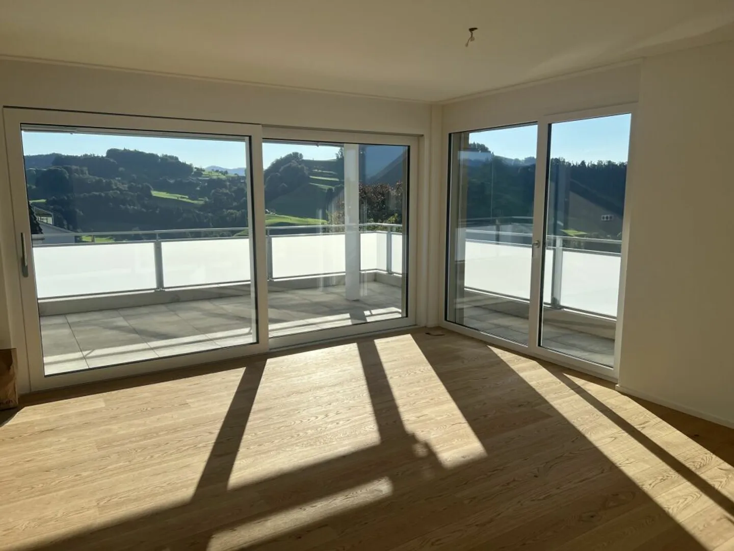 Exklusive 4.5 Zimmer Neubauwohnung - Foto 14 von 14