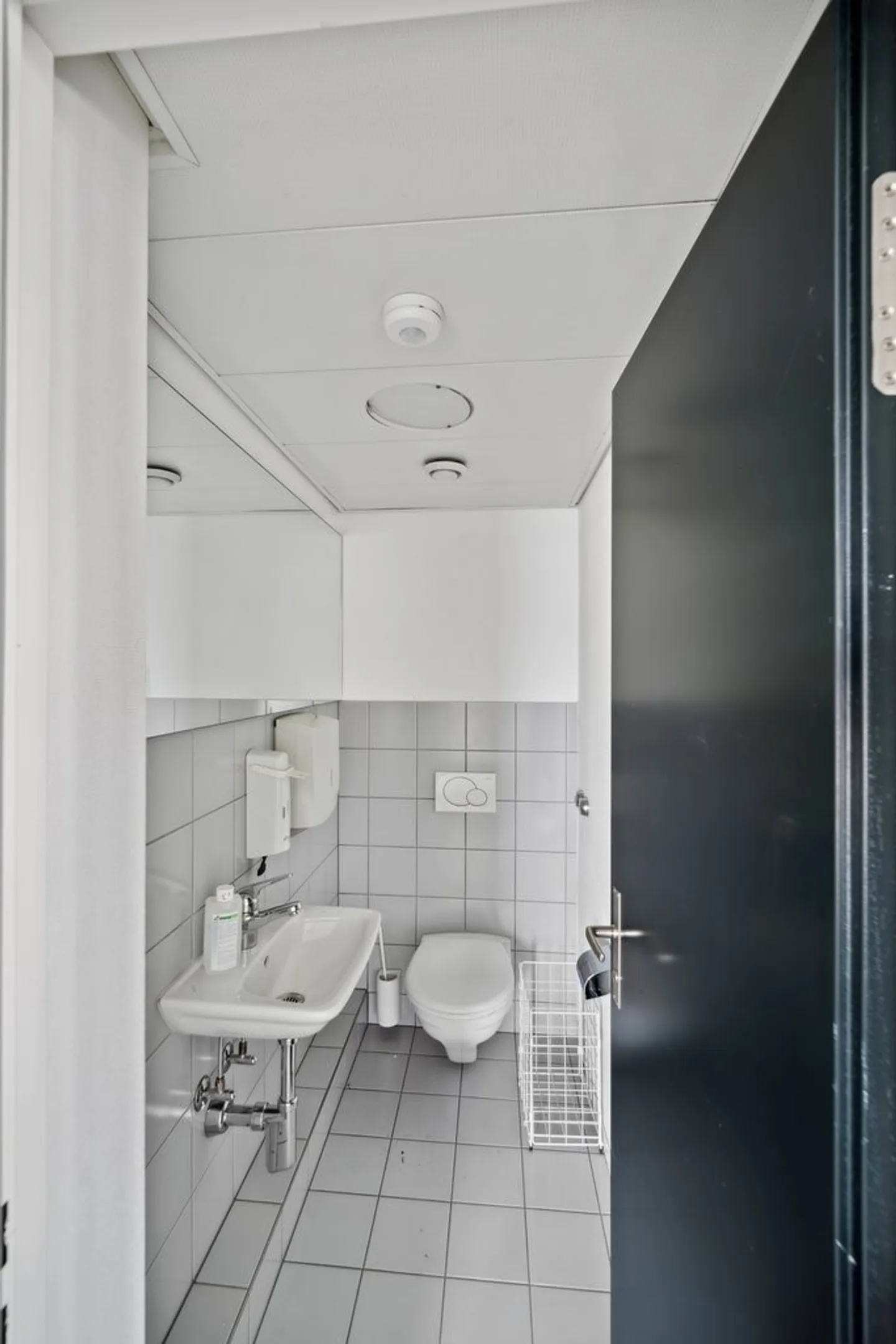 Doppelstöckige Bürofläche an Toplage in Muttenz - Foto 8 von 12