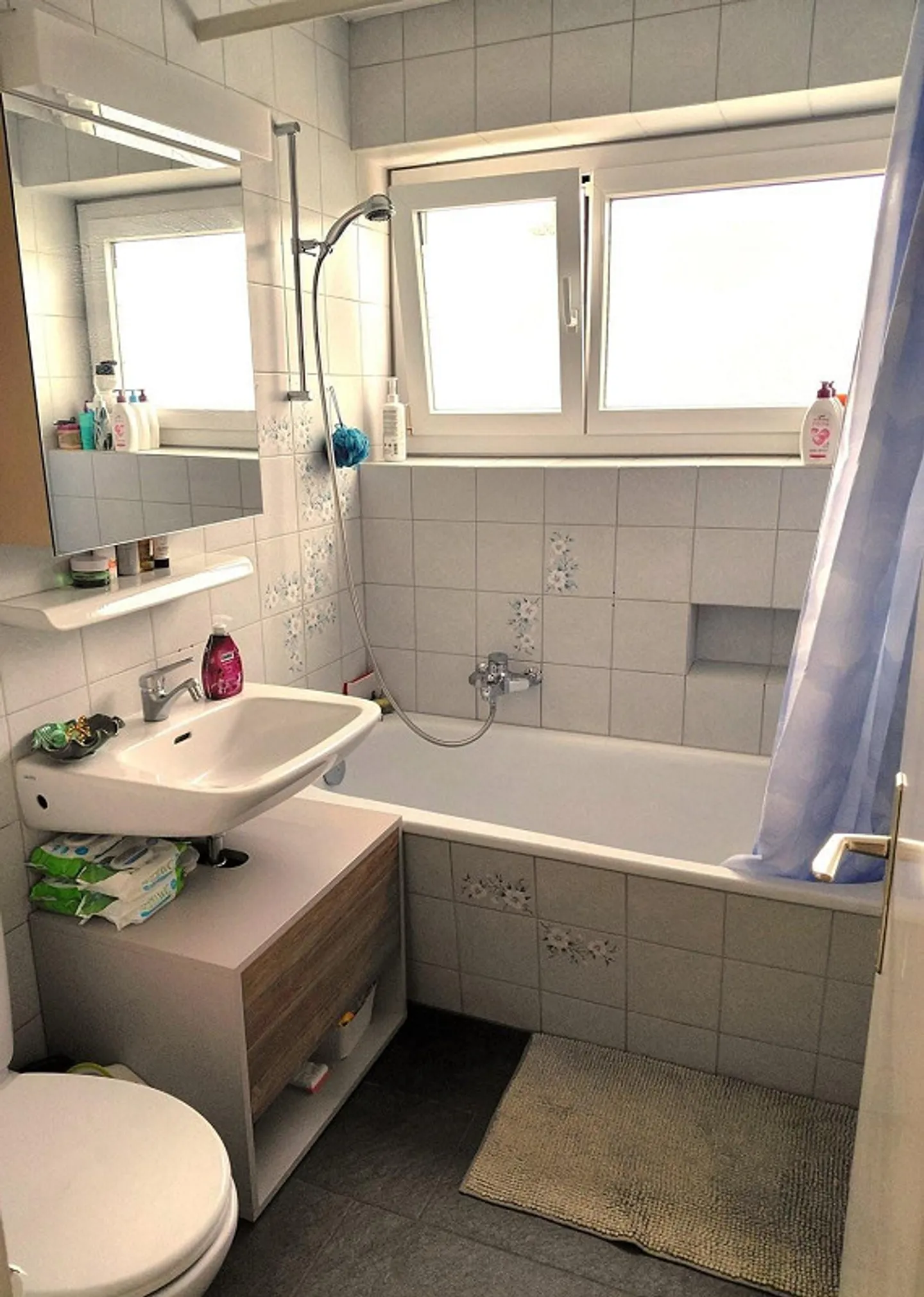 Schöne, renovierte 4-Zimmer-Wohnung an zentraler Lage - Photo 7 of 7