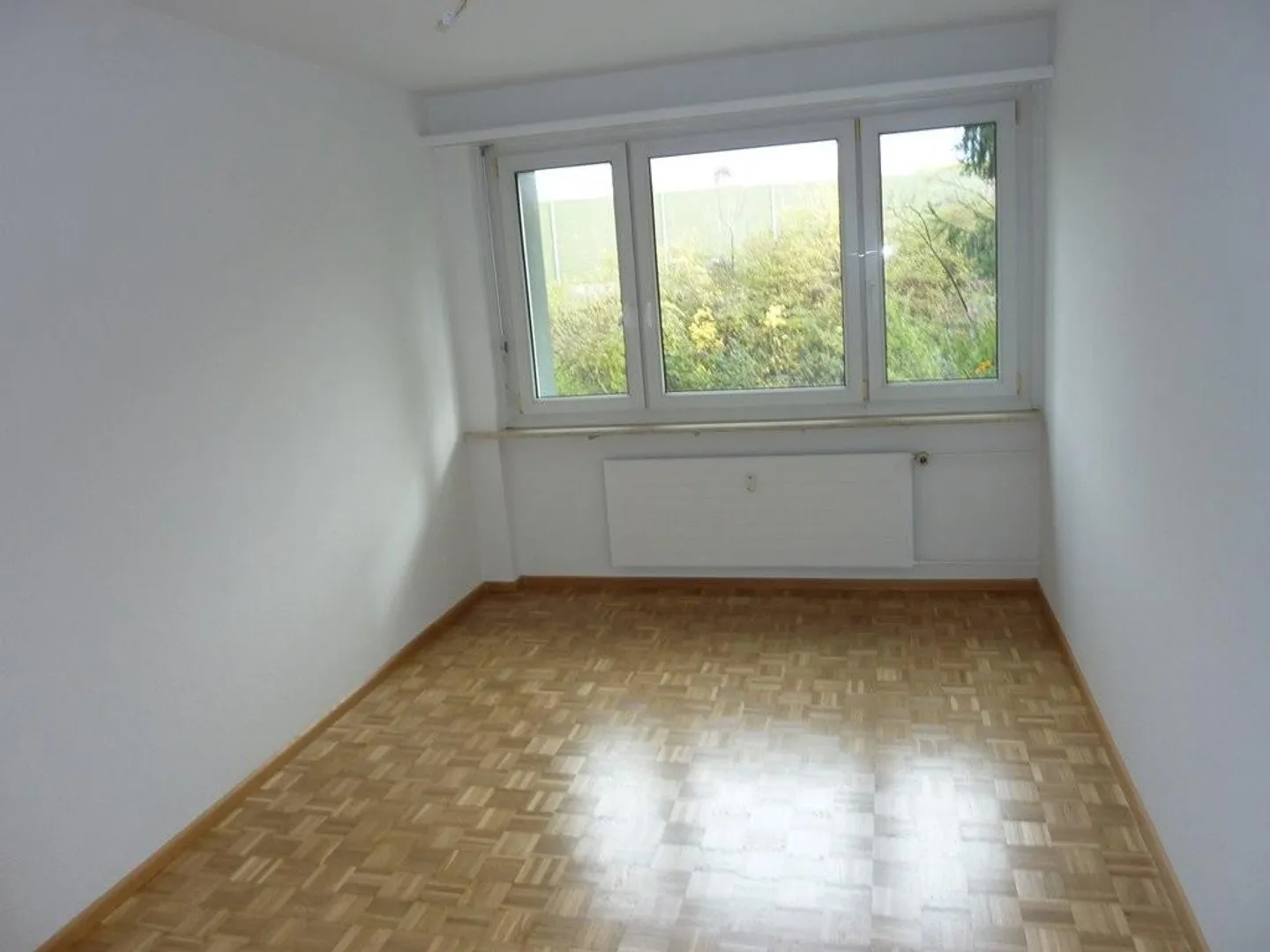 Appartement moderne de 2 pièces dans un emplacement peu familial à Aesch - Photo 6 sur 8