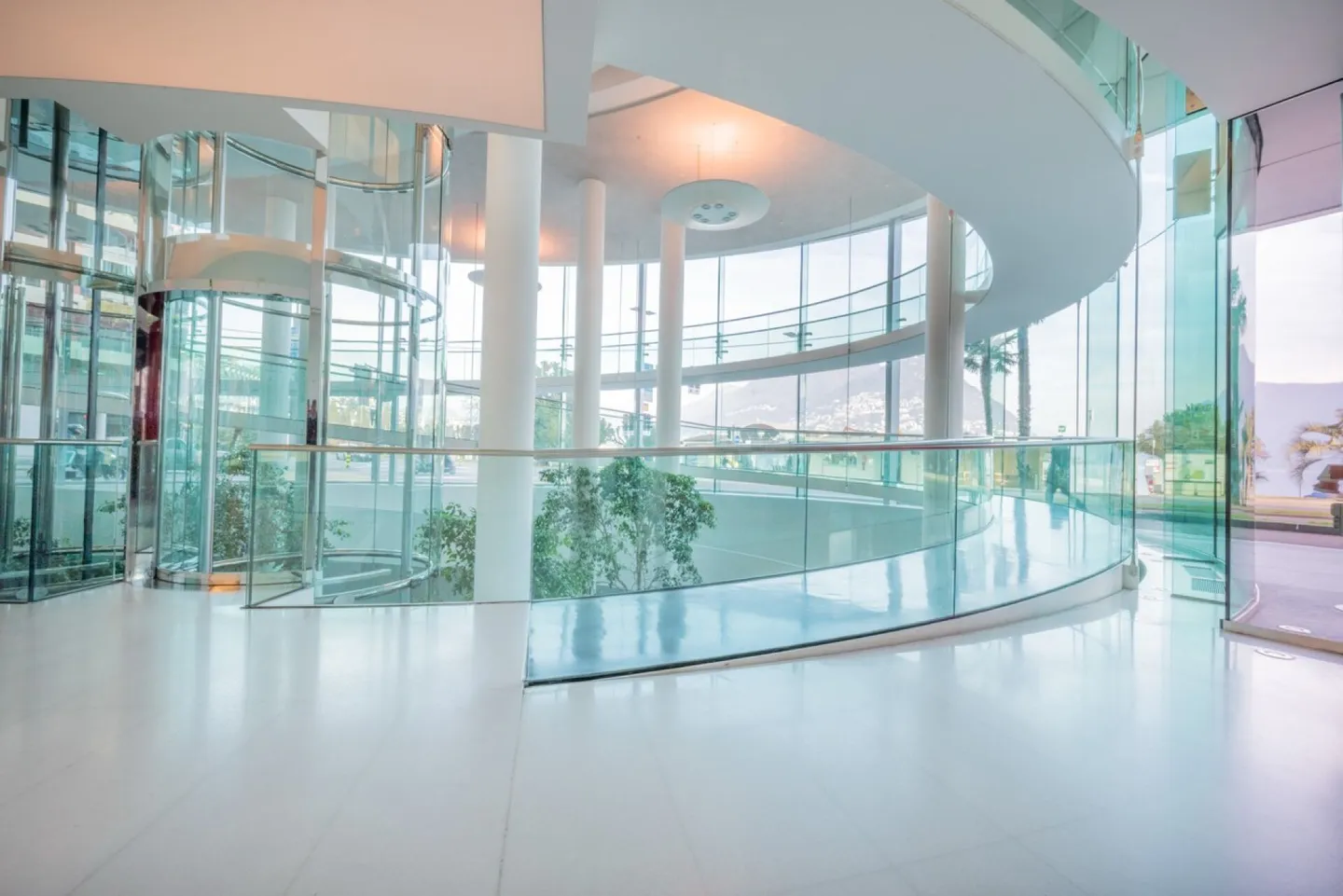 Prestigebüro mit Seeblick im Palazzo Mantegazza - Foto 14 von 15