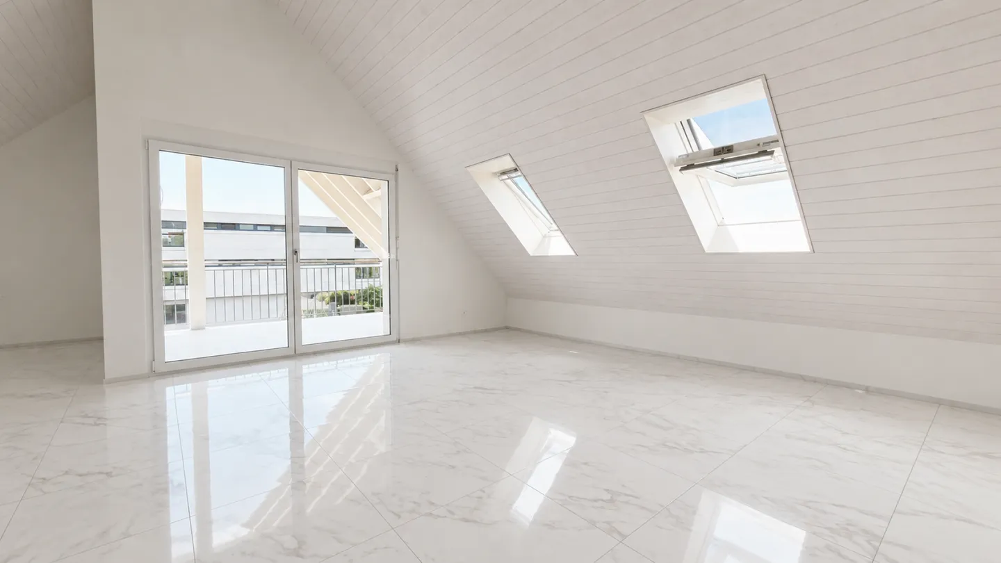 Moderne Dachwohnung mit Klimaanlage - Foto 2 von 10