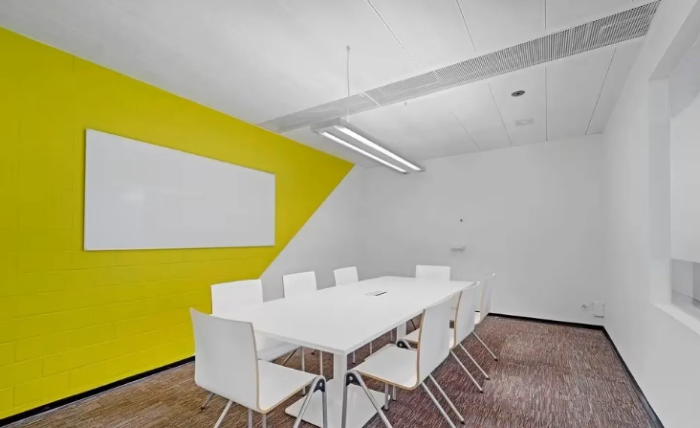 Spazio ufficio luminoso e immediatamente disponibile - Foto 4 di 7