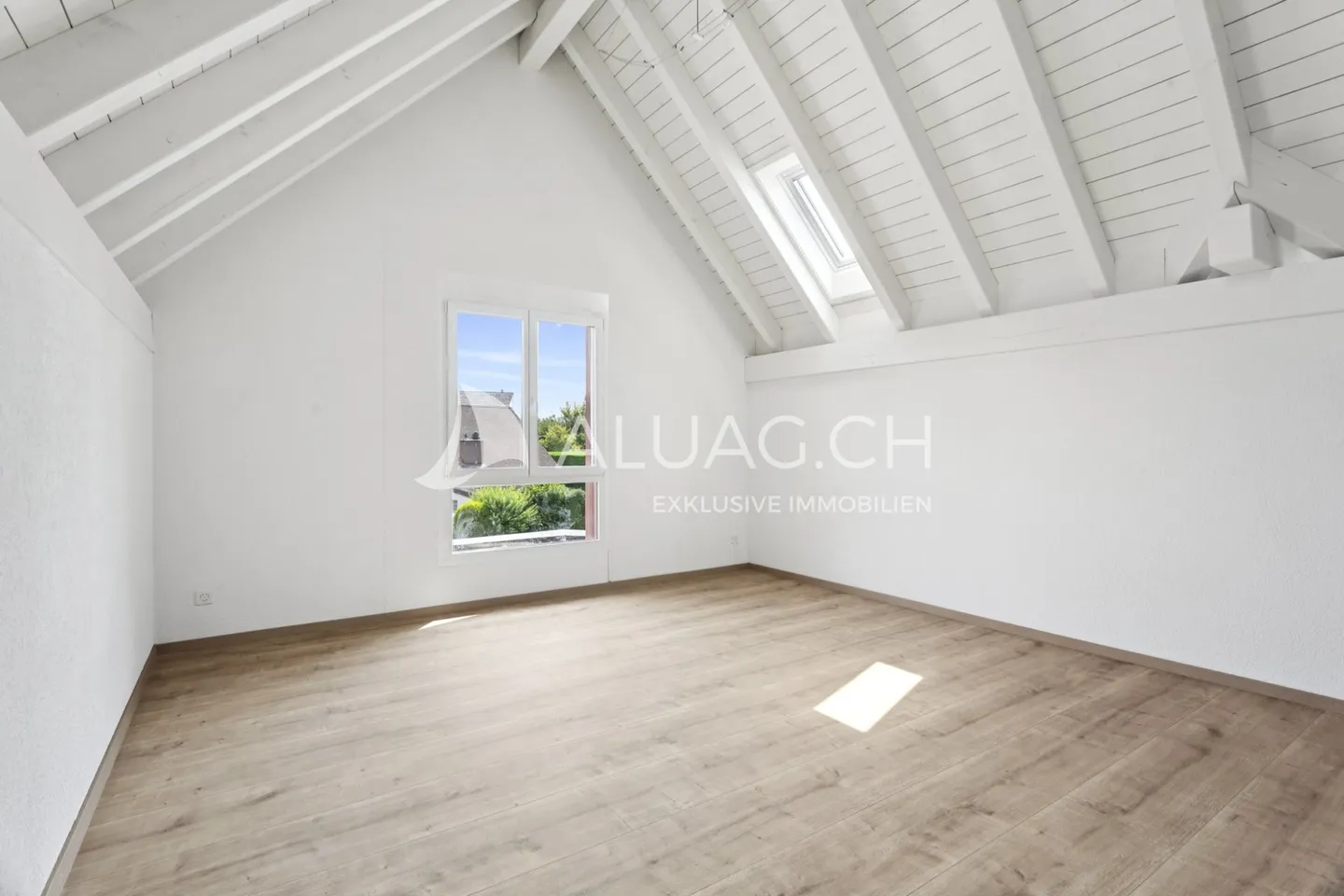 DUPLEX RENTAL APARTMENT IN A QUIET NEIGHBORHOOD - Photo 9 of 12