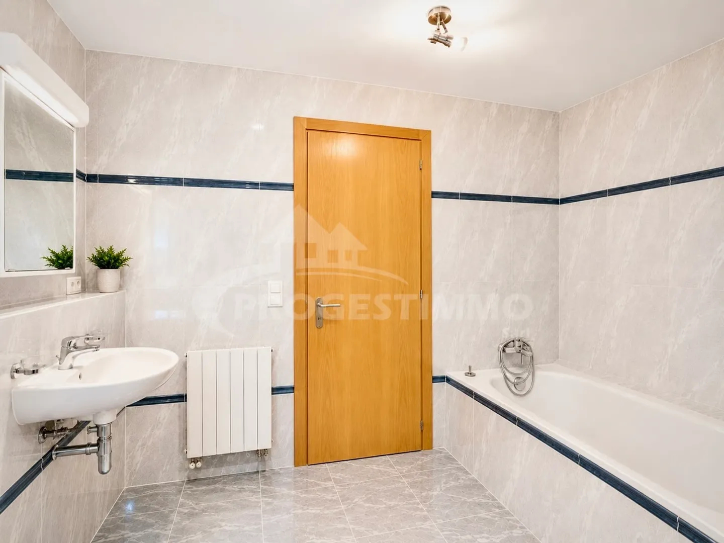 LUMINEUX DUPLEX AUX BAINS DE SAILLON - Photo 7 sur 12
