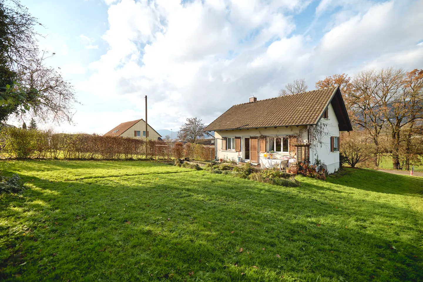 IDEALE PER NUOVI PROGETTI RESIDENZIALI: TERRENO EDIFICABILE DI 1.389 M2 - Foto 3 di 13
