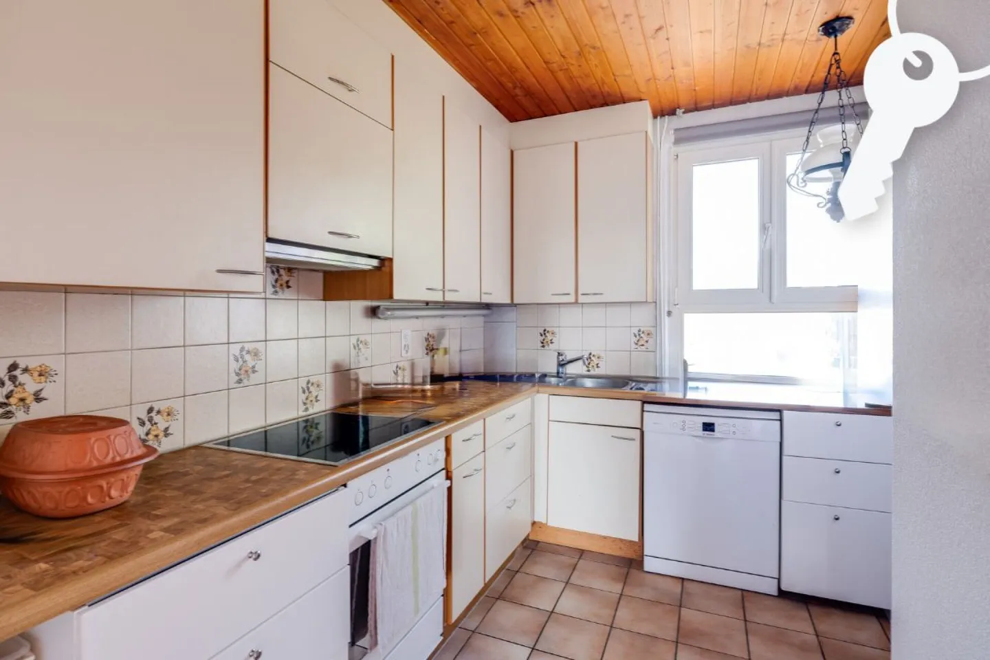 Casa unifamiliare su tre piani - Foto 8 di 17