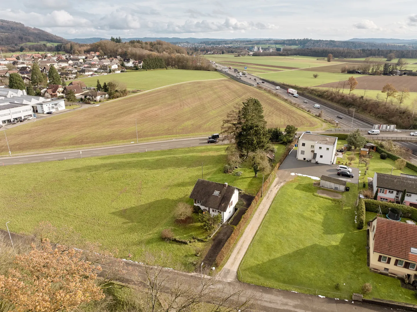 IDEALE PER NUOVI PROGETTI RESIDENZIALI: TERRENO EDIFICABILE DI 1.389 M2 - Foto 10 di 13