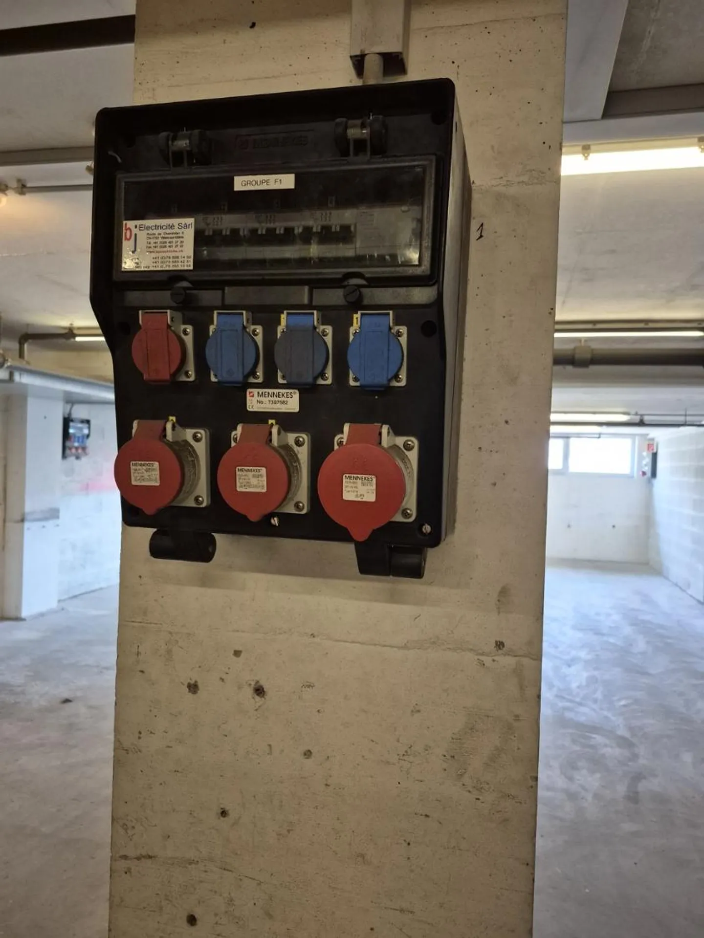 Werkstatt / handwerkliche Fläche im 1. Untergeschoss mit vielseitiger Nutzung - Foto 2 von 8