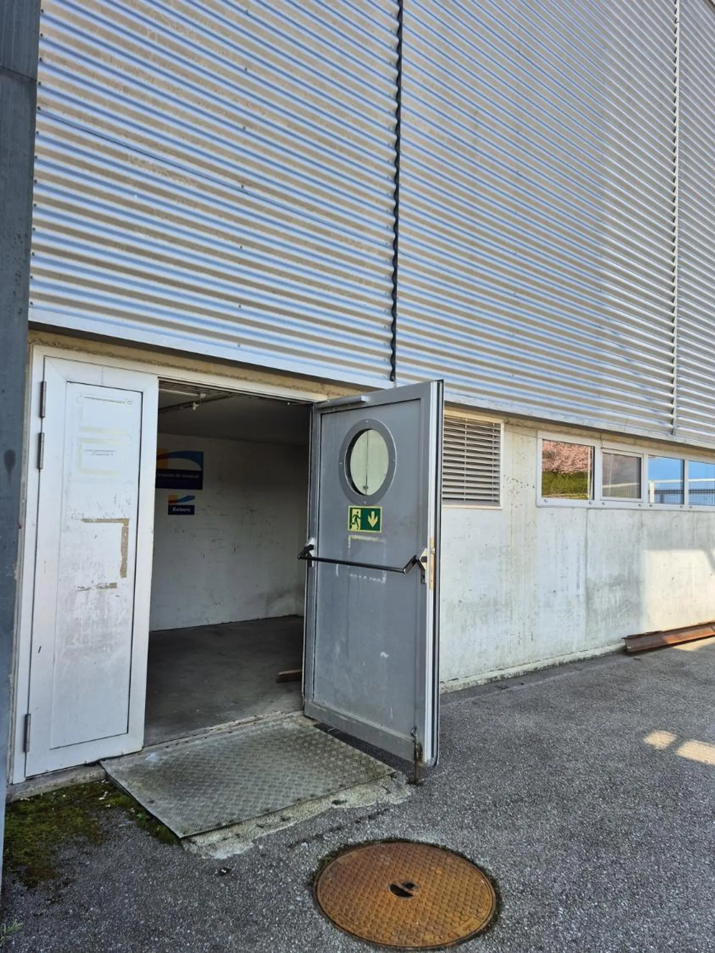 Werkstatt / handwerkliche Fläche im 1. Untergeschoss mit vielseitiger Nutzung - Foto 3 von 8