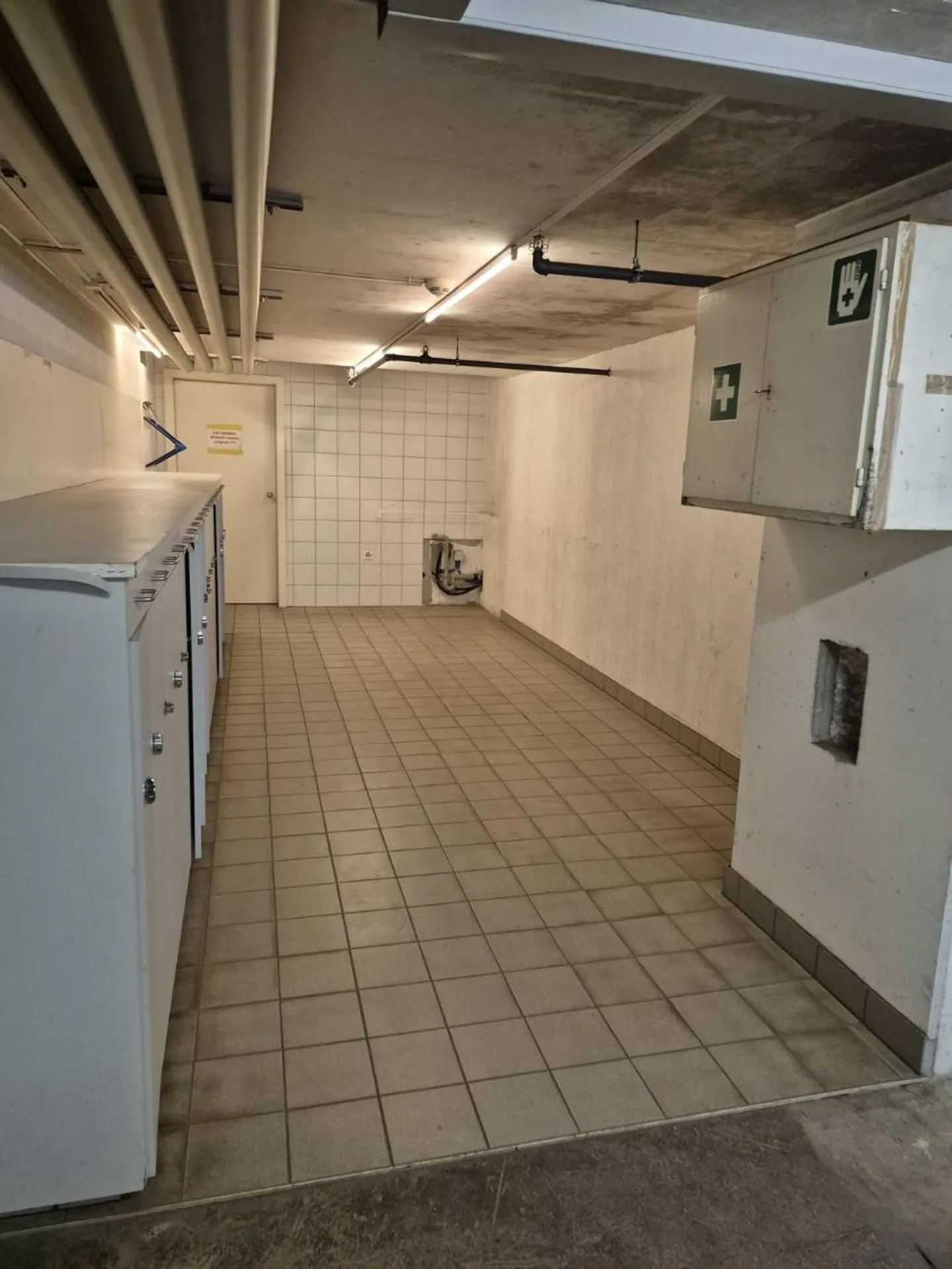 Werkstatt / handwerkliche Fläche im 1. Untergeschoss mit vielseitiger Nutzung - Foto 6 von 8