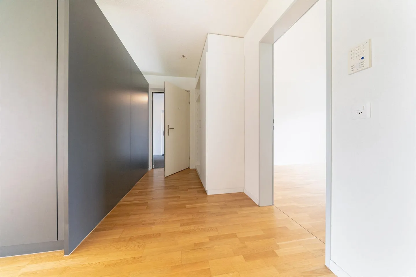 Modern living with a view of the countryside - Photo 6 of 7