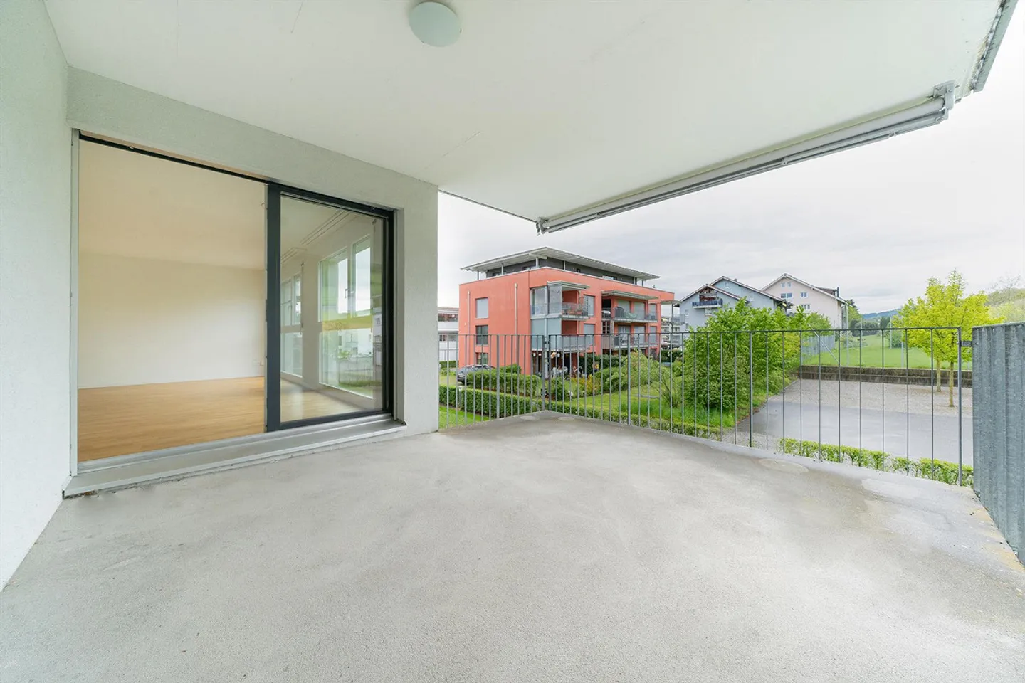 Modern living with a view of the countryside - Photo 7 of 7