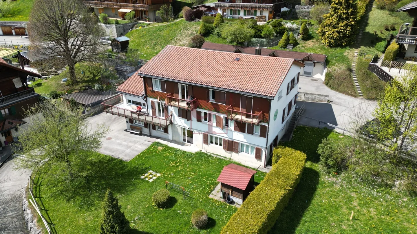 Opportunity! Château-d'Oex - Income-generating building - Photo 1 of 5