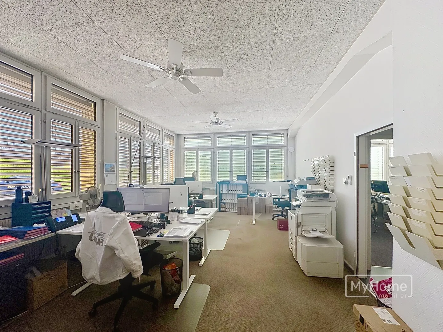 Large Administrative Space with Two Warehouses for Rent - Photo 3 of 12