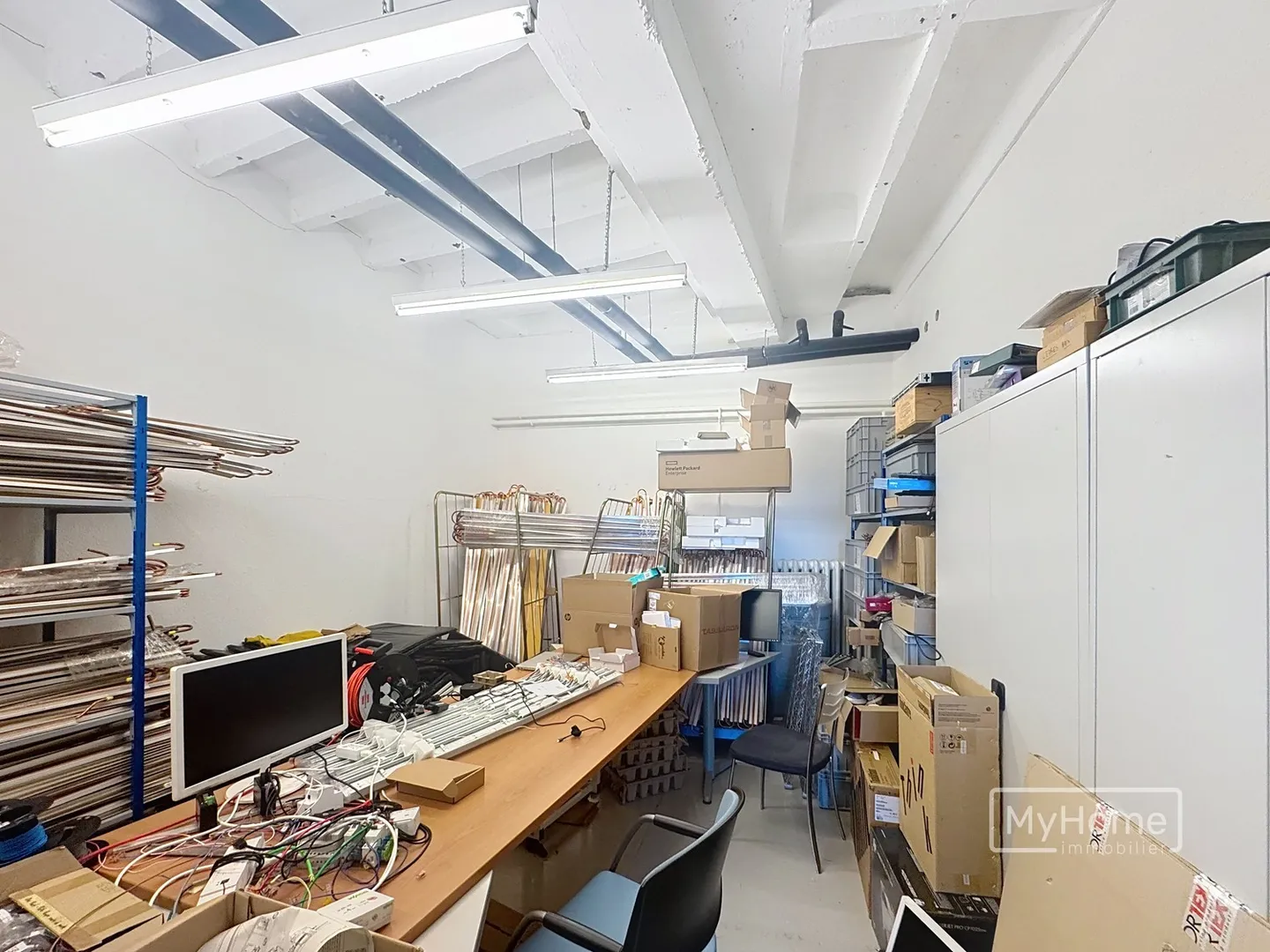 Large Administrative Space with Two Warehouses for Rent - Photo 6 of 12