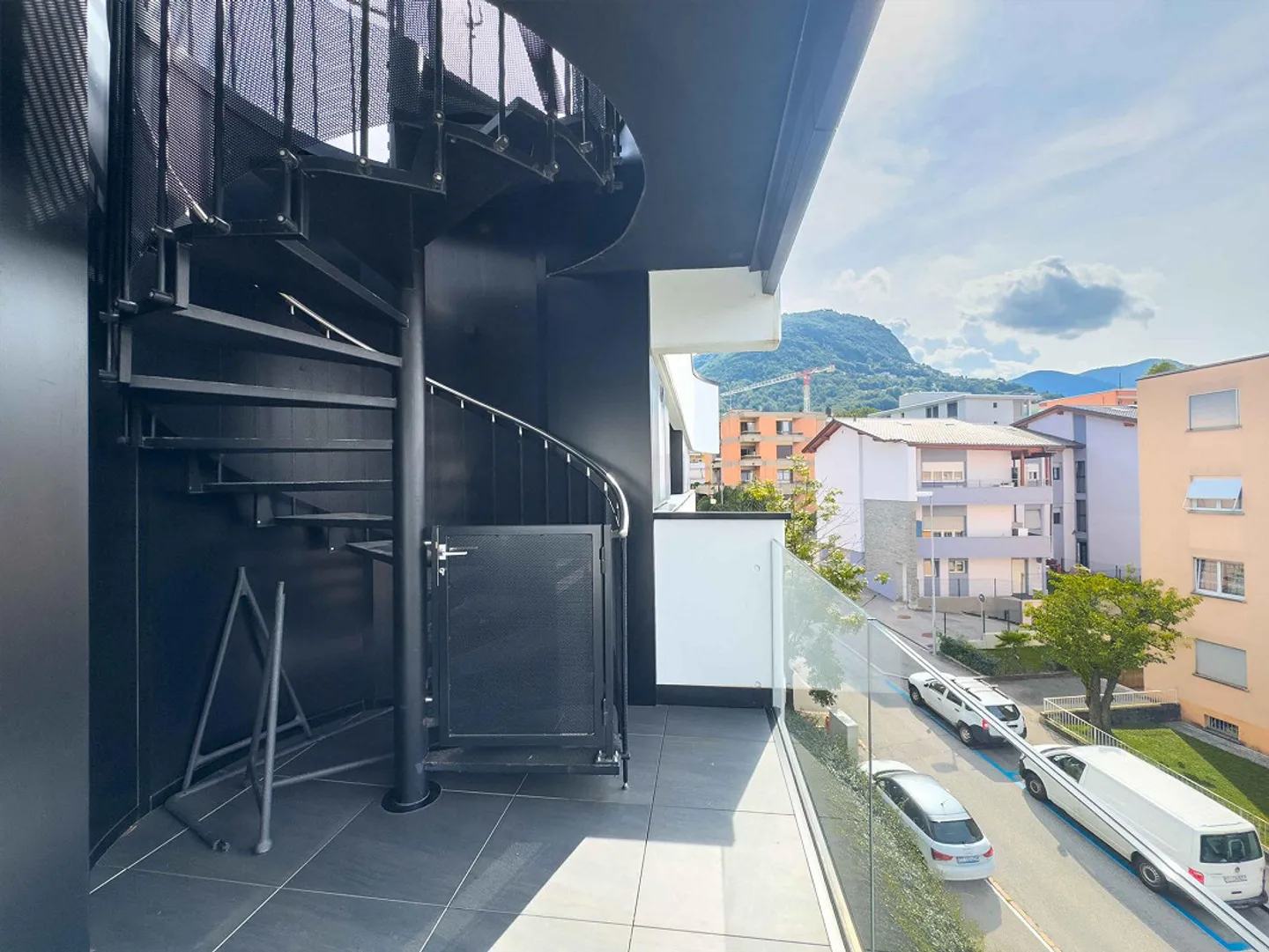 Spazioso attico con tetto terrazza - Foto 7 di 10