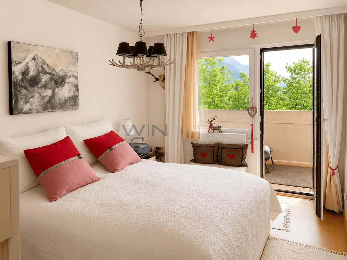 Exclusive panoramic view in Graubünden - Photo 4 of 6