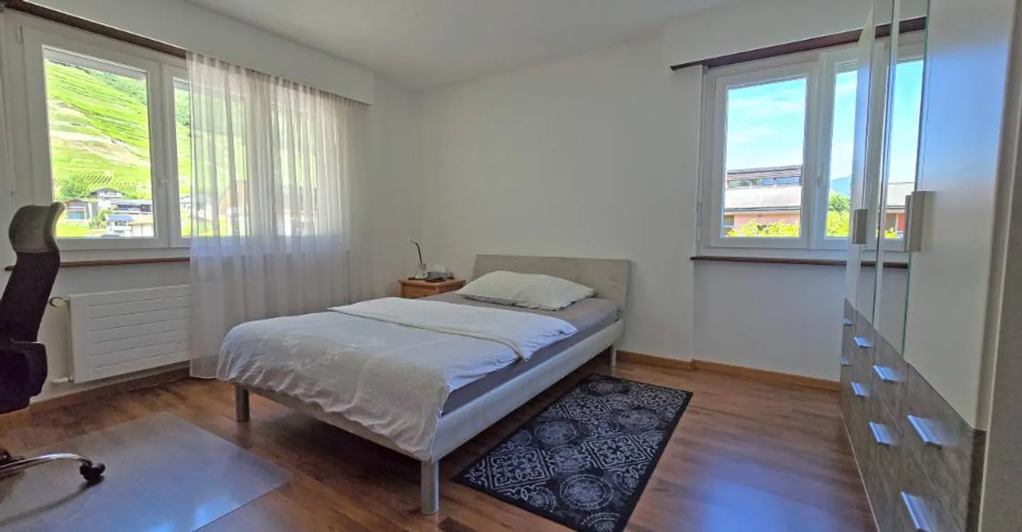 Large individual villa - Photo 4 of 9