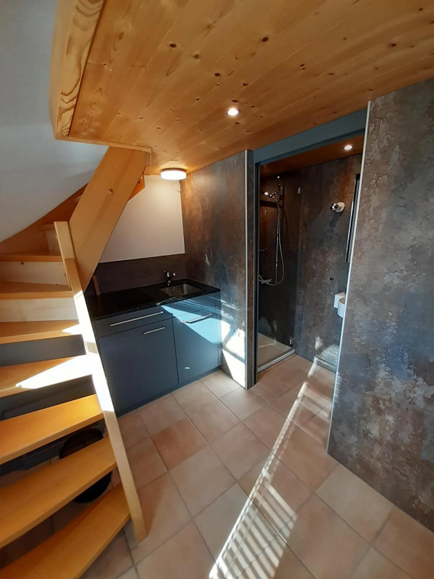 originale-speciale-luminoso: Ufficio per Lavoratori Autonomi, Atelier per Creativi - Foto 6 di 22