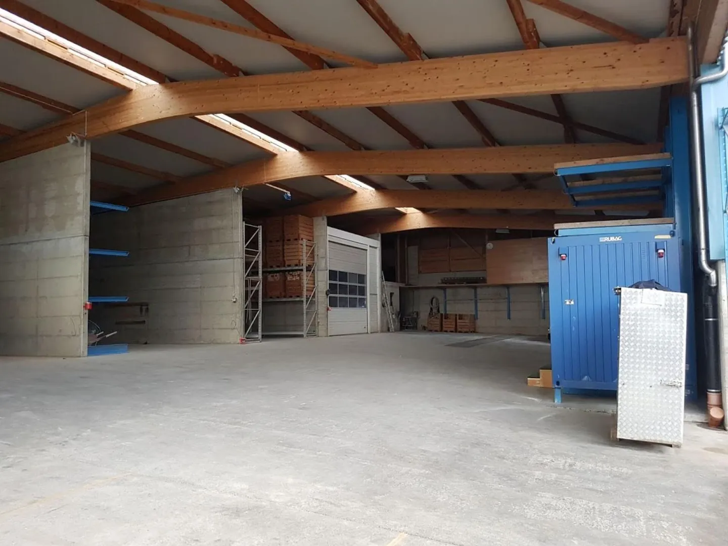 Capannoni a Moudon - Foto 1 di 5