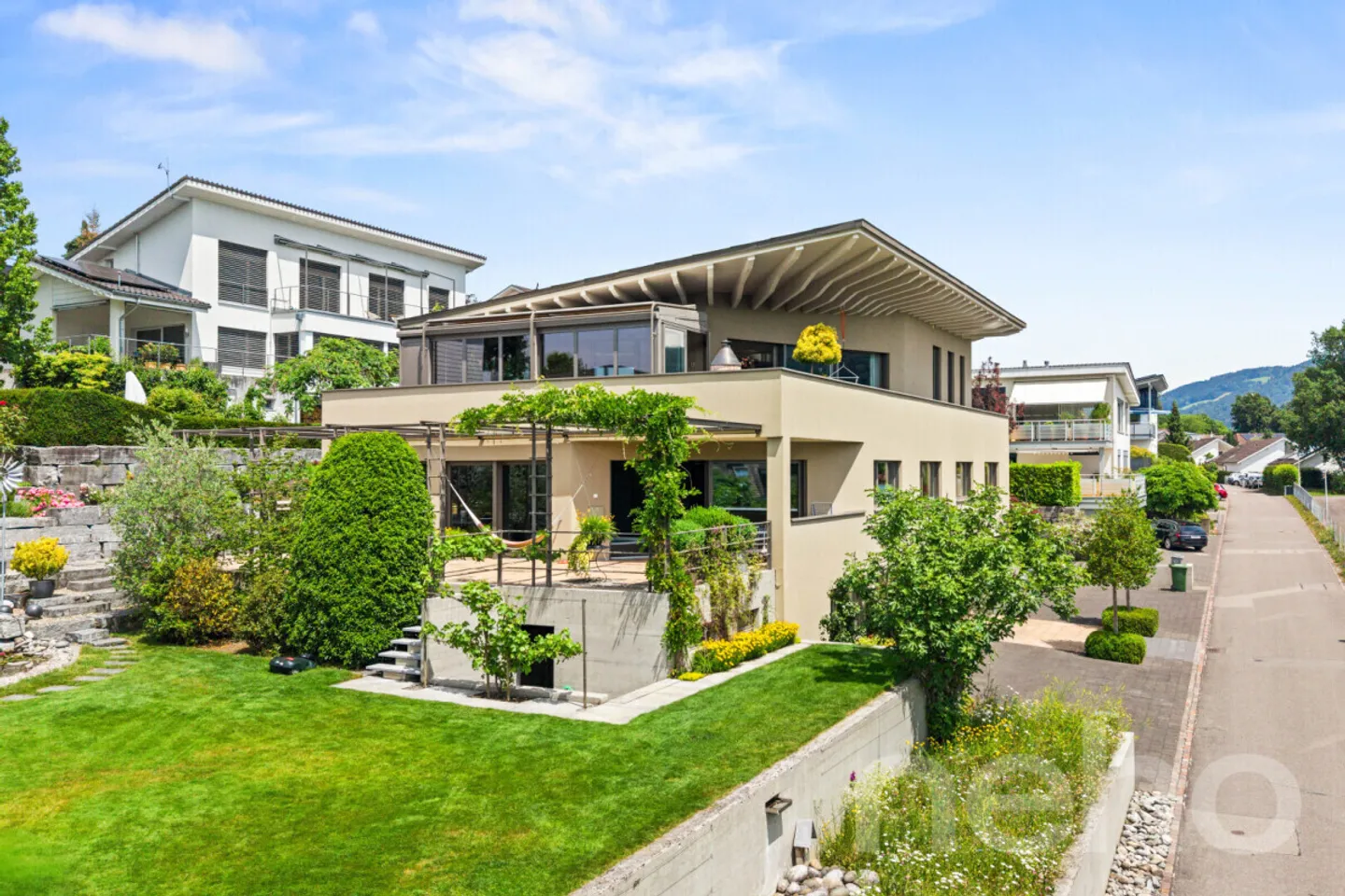 Exklusive Villa mit Wellnessbereich und Panorama-Aussicht - Foto 12 von 12